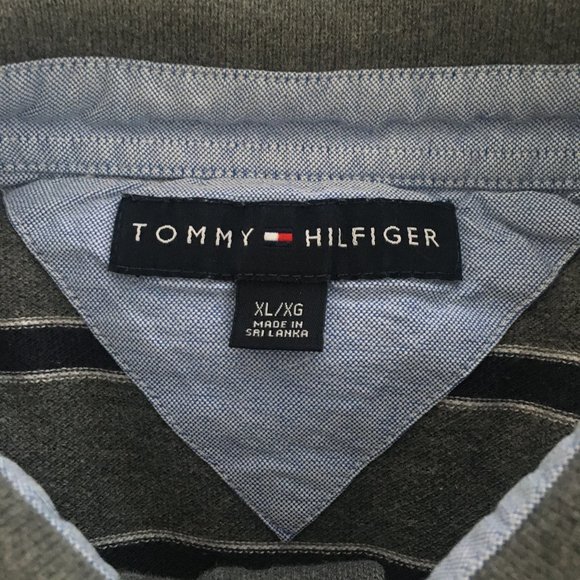 Stylish Tommy Hilfiger Men's Polo Shirt - Picture 4 of 6